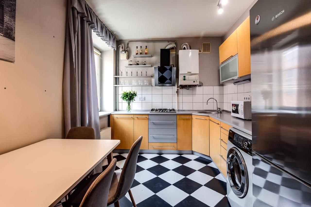 Apartamenty On Knyazya Romana Lviv Exterior photo