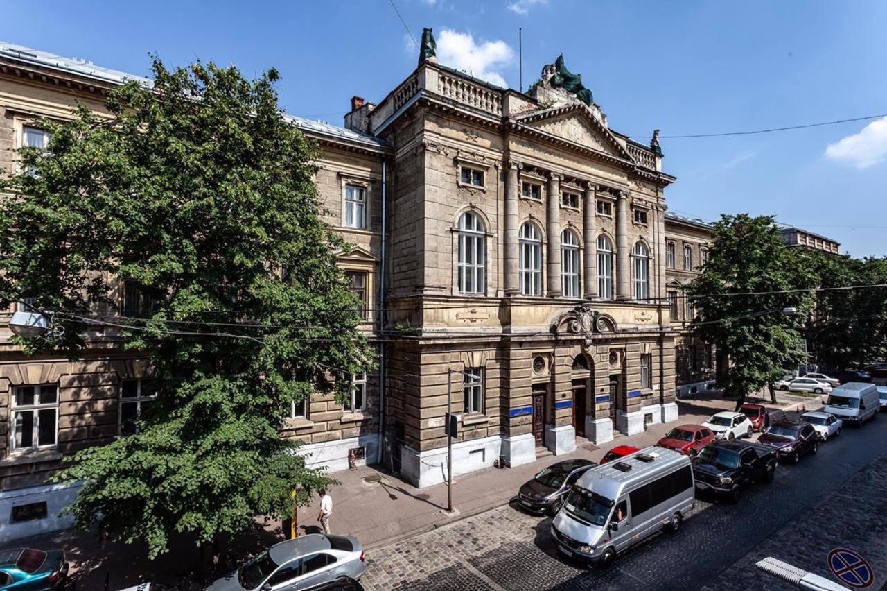 Apartamenty On Knyazya Romana Lviv Exterior photo