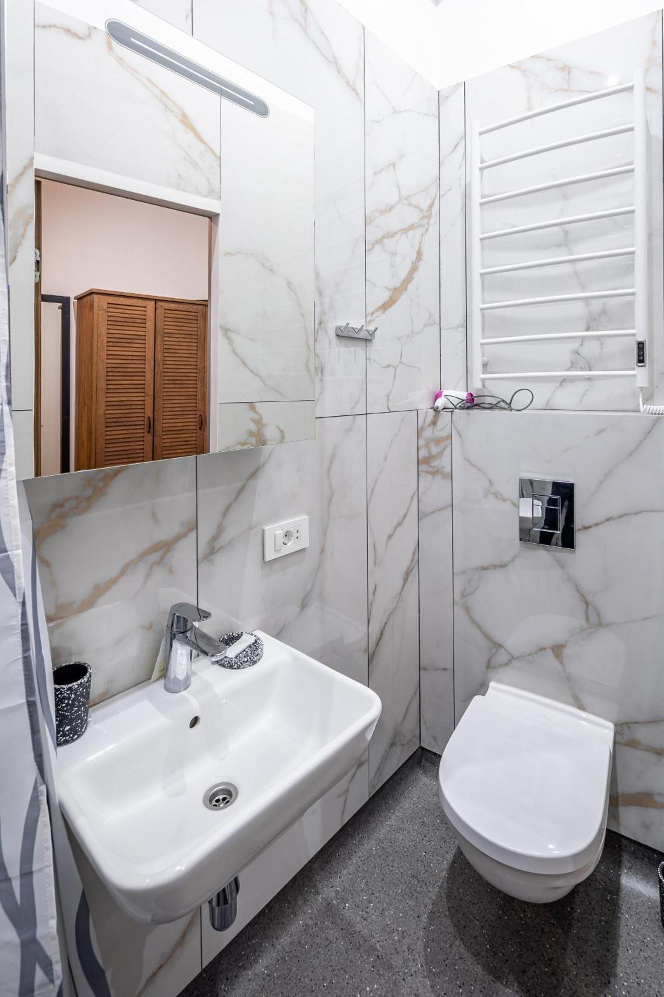Apartamenty On Knyazya Romana Lviv Exterior photo