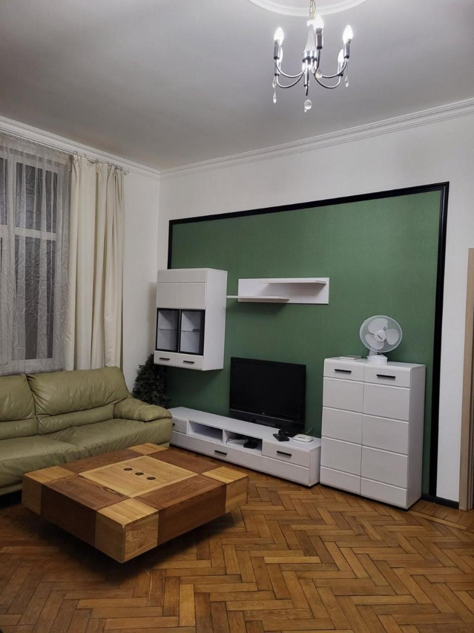 Apartamenty On Knyazya Romana Lviv Exterior photo