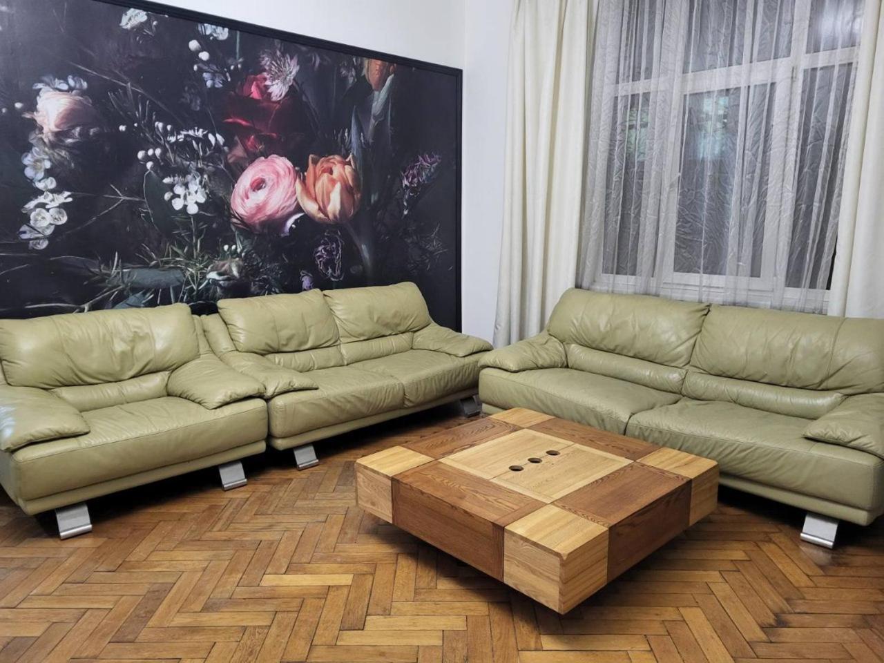 Apartamenty On Knyazya Romana Lviv Exterior photo